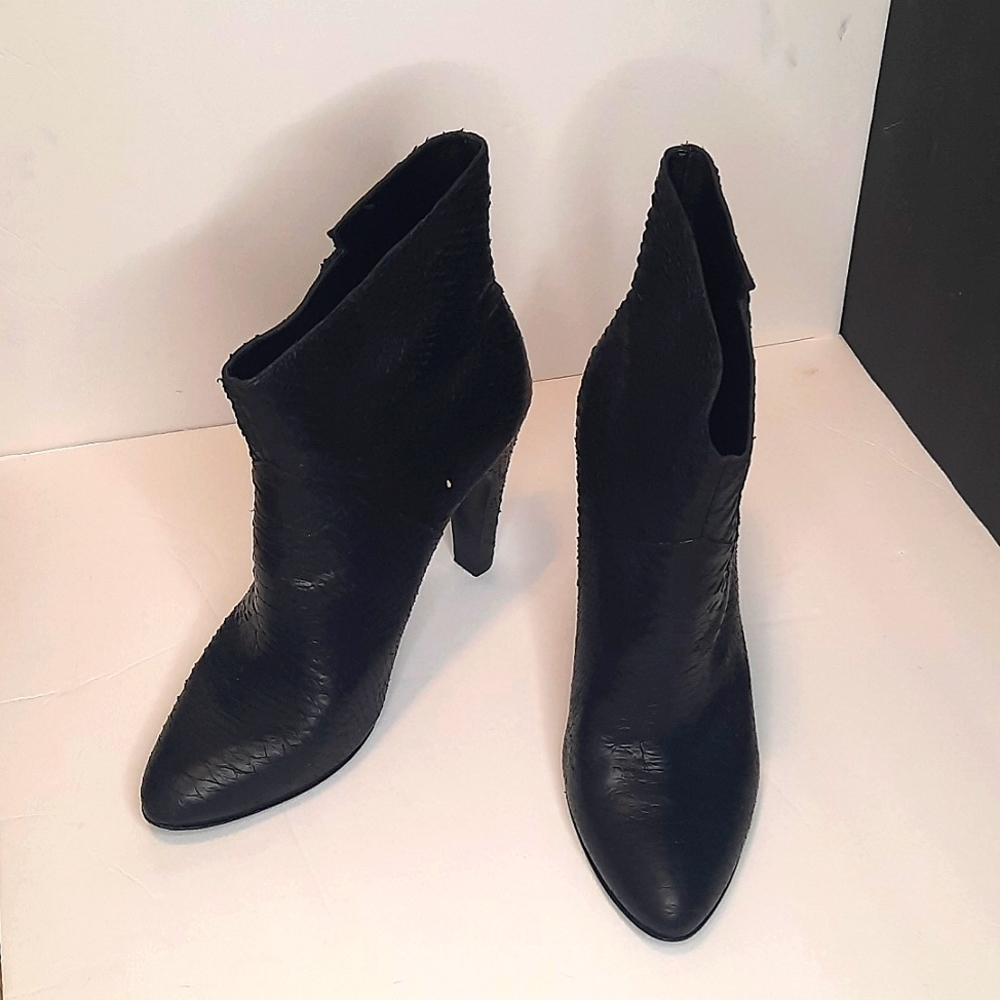 Sigerson Morrison Black Heeled Boots
